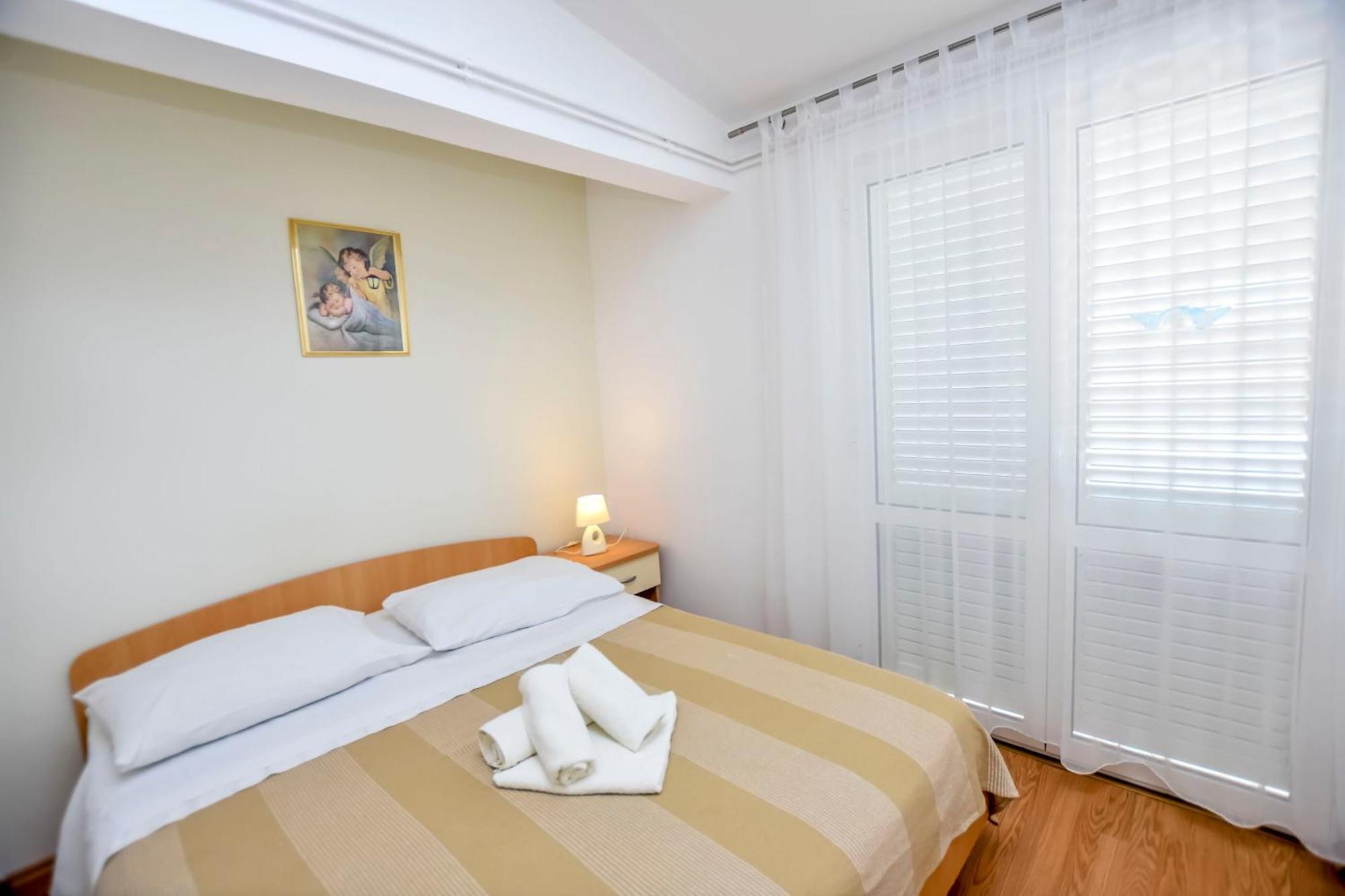 Apartments Jasna Primosten Exterior photo